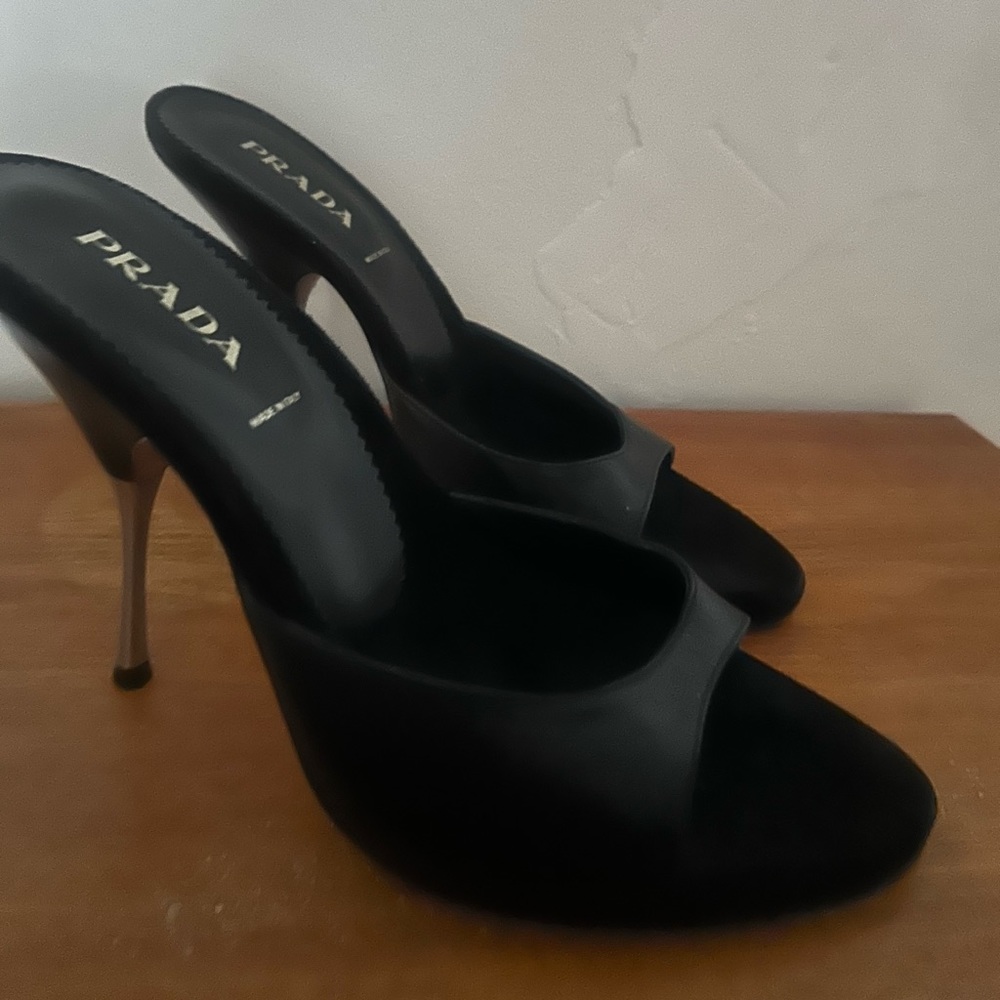 prada heels size 39